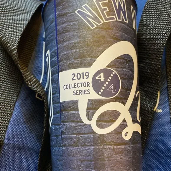 New York Yankees Duffle/Weekend/Gym Bag With Bonus Souvenir “Quest For 28” Cup - Picture 7 of 13